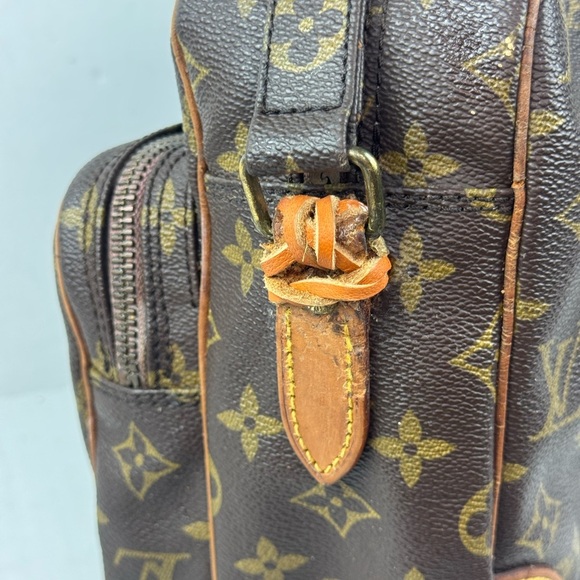 LOUIS VUITTON Nile Crossbody Bag Monogram Canvas - Picture 10 of 16